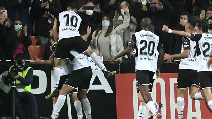Valencia defeat Athletic Bilbao to reach Copa del Rey final