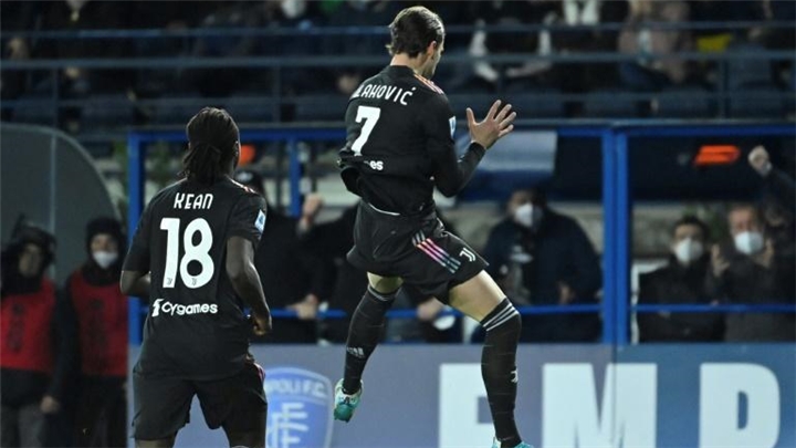 Vlahovic double gives Juventus hope of unlikely title charge