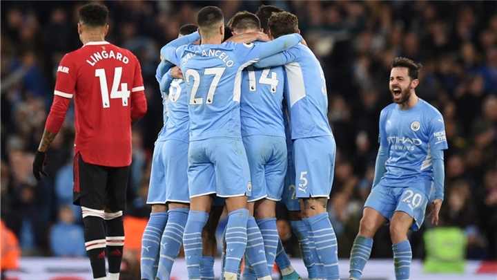 Kevin De Bruyne double inspires Manchester City’s derby rout of United