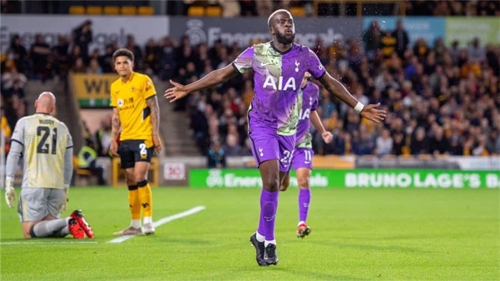 As Tottenham ‘reach agreement’ to send one midfielder to France, Ndombele’s exit stalls