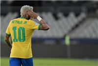Paqueta defends Neymar after PSG jeers